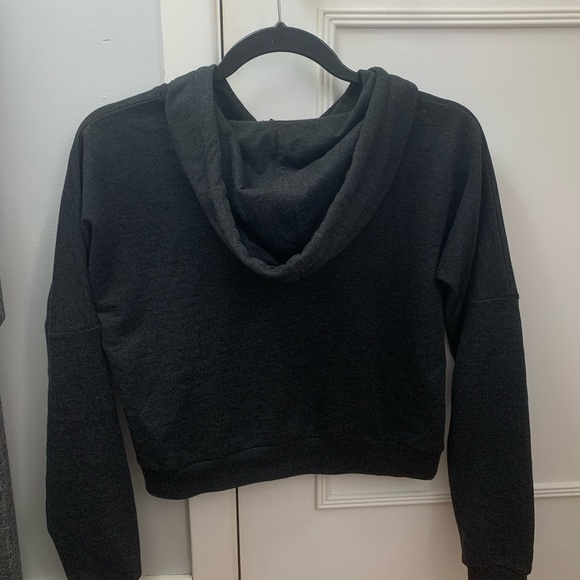 Dark grey cropped hoodie - Picture 2 of 2
